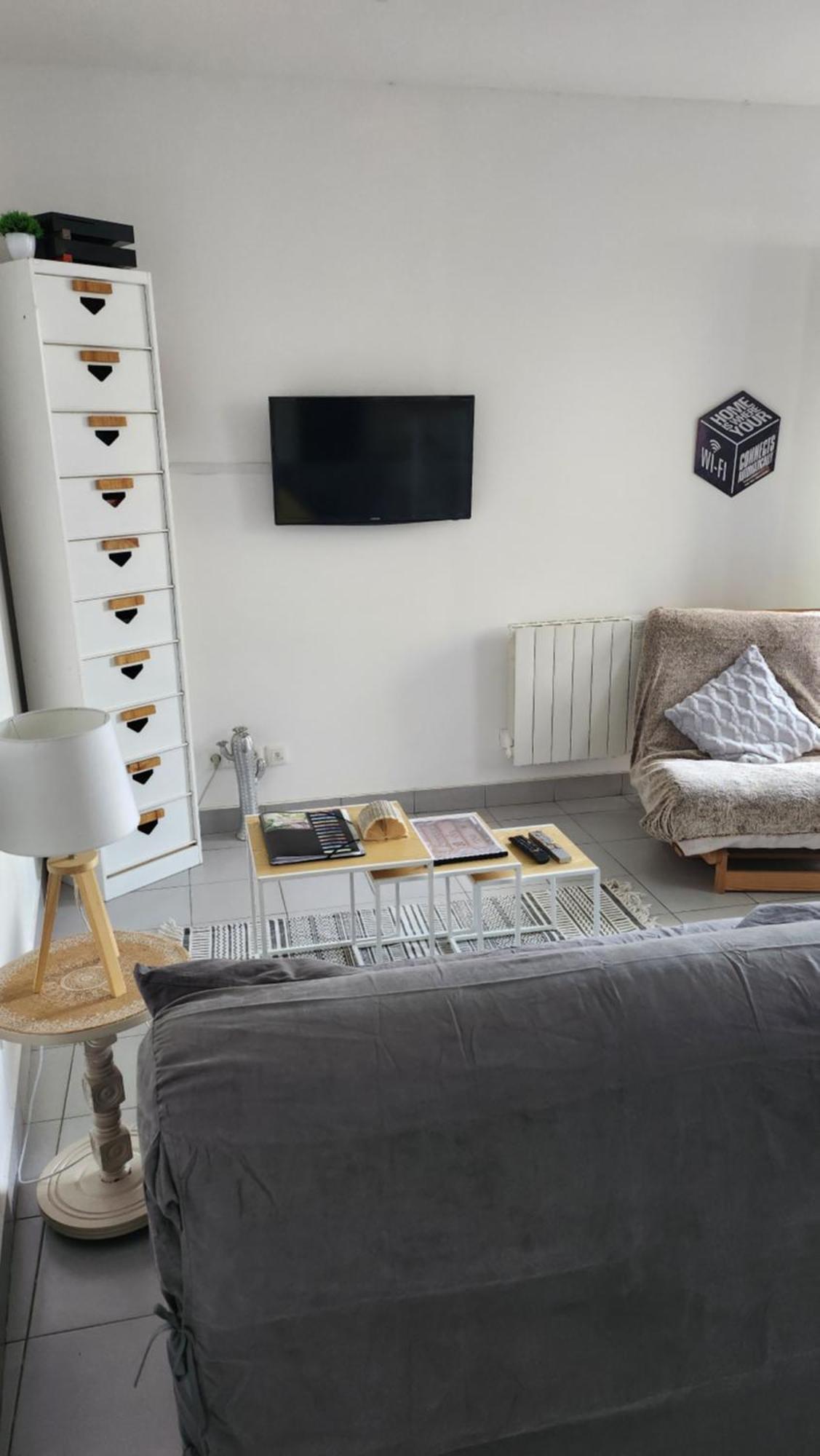 Joli Studio En Centre Ville Faremoutiers Extérieur photo
